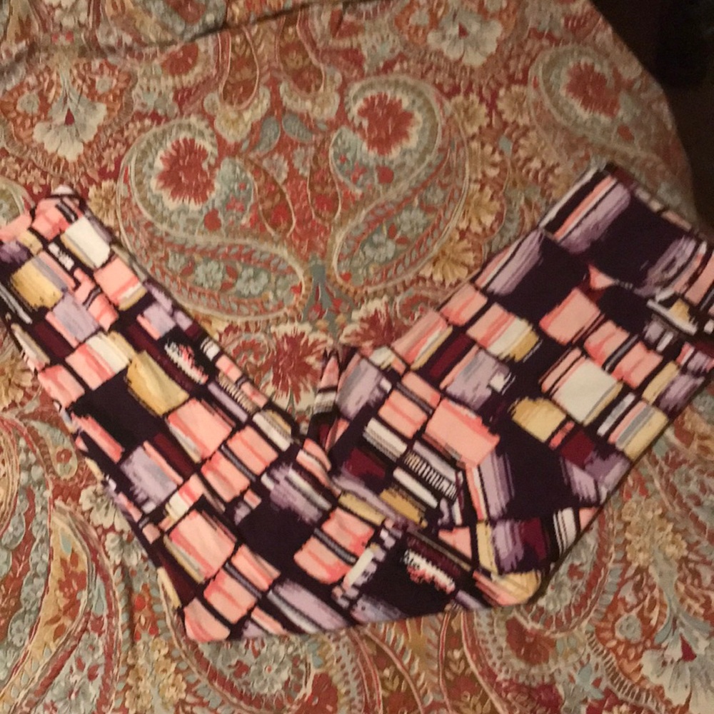 Lula Roe Leggings 🦄🦄 Geometric pattern🦄🦄 TC